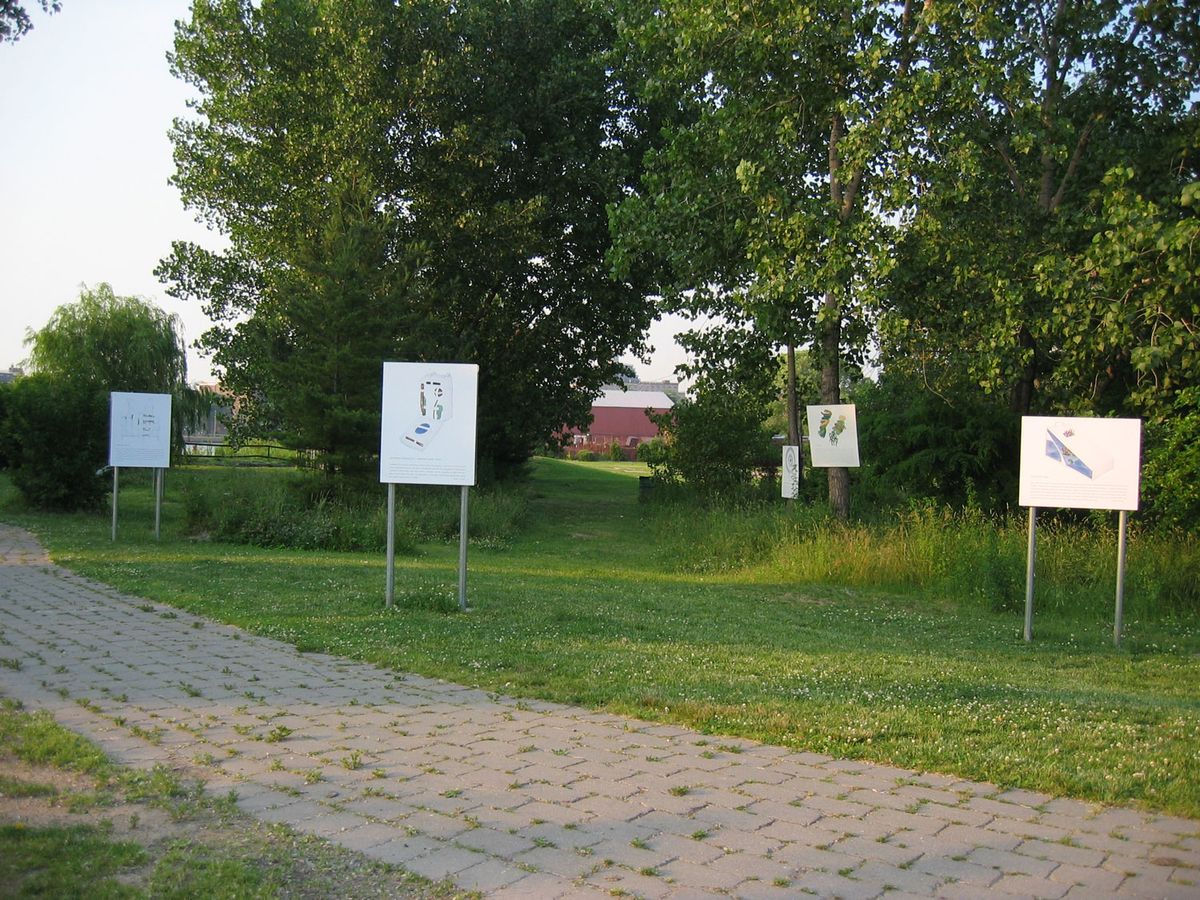 Survival Systems, 2004. Socrates Sculpture Park, Nova Iorque.