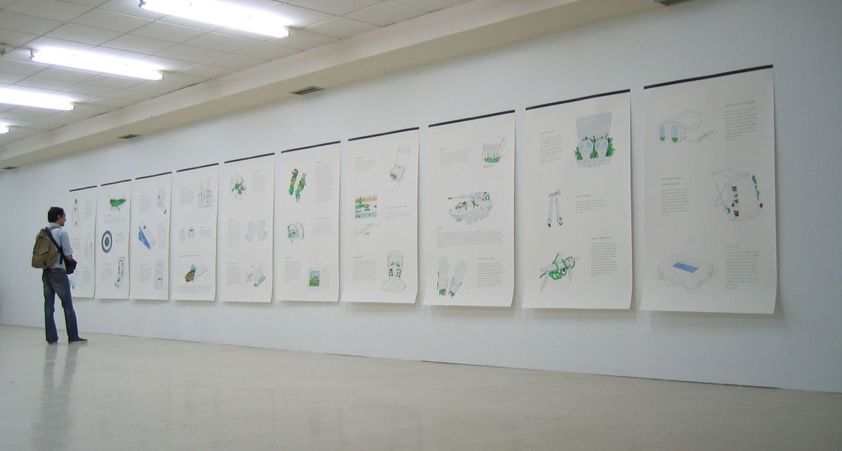 Vista na 28.ª Bienal de Pontevedra, 2004.